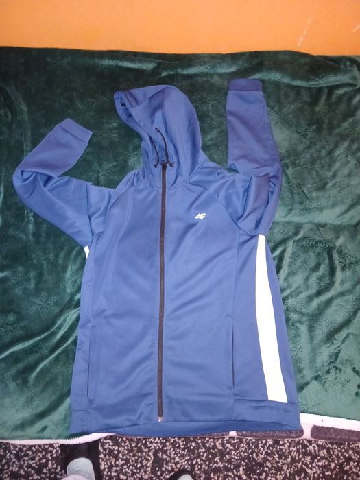 Kurtka sportowa 4f w idealnym stanie.rozmir XXL