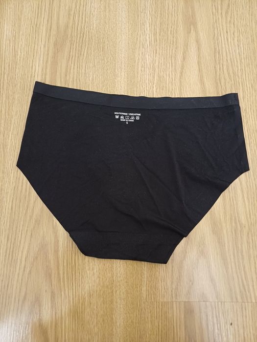 Cuecas pretas, não usadas