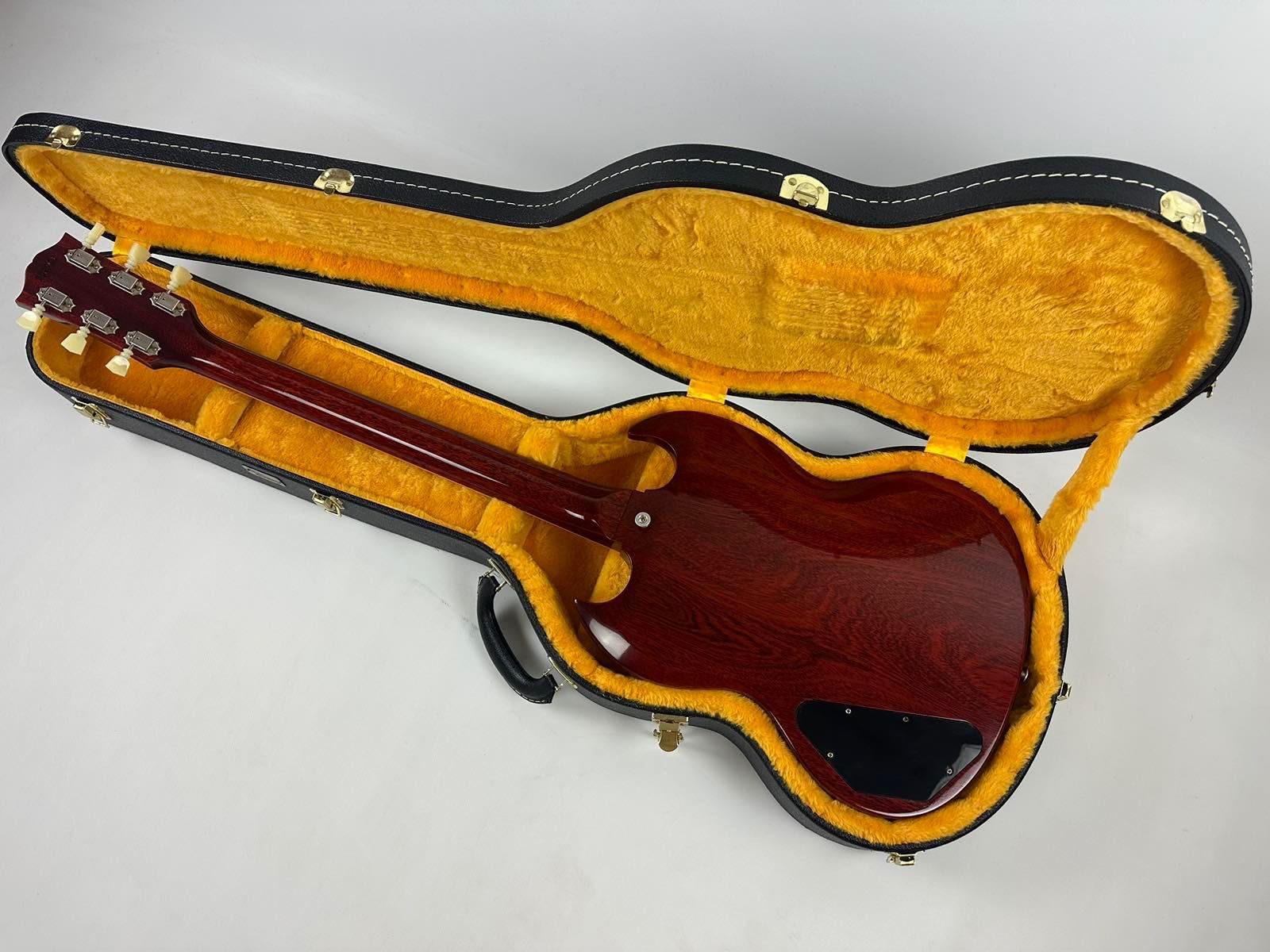 Gibson Custom Shop SG '64 Maestro Vibrola VOS Cherry Red (2023, 4500$)