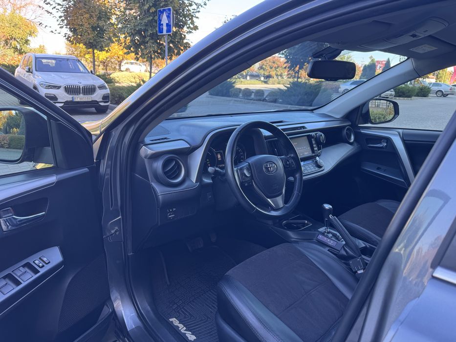 Toyota Rav-4 Hybrid