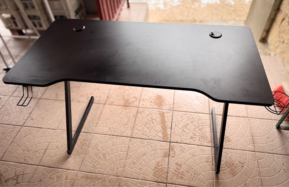 Biurko dla dziecia lub do biura, okleina karbonowa, gamingowe