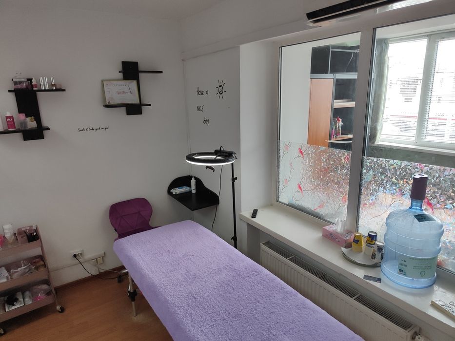 Оренда кушетки для майстра, LashMaker, ТЦ Вена/Голлівуд