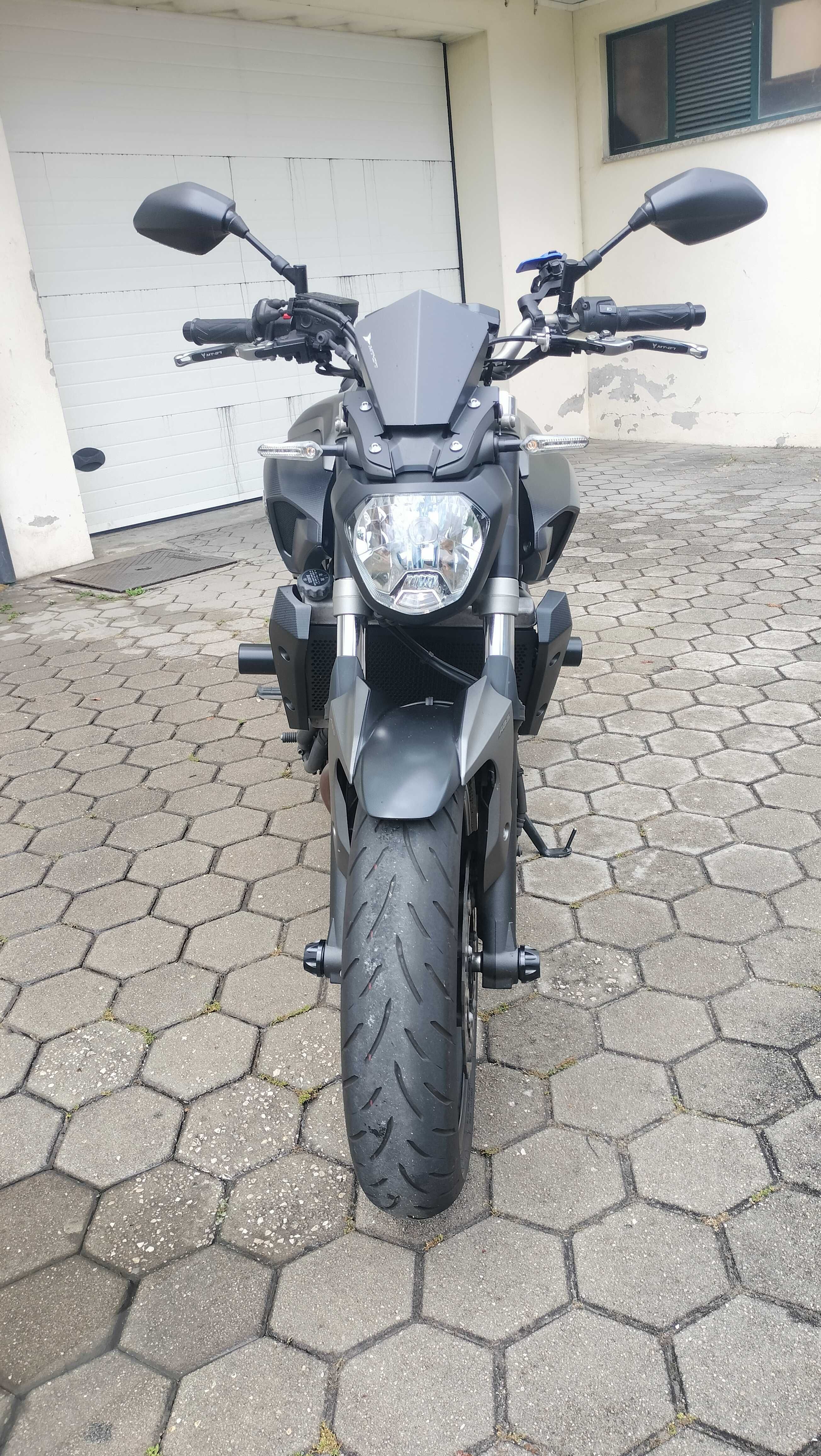 Yamaha MT-07 | Potência e Estilo com Apenas 27.000km