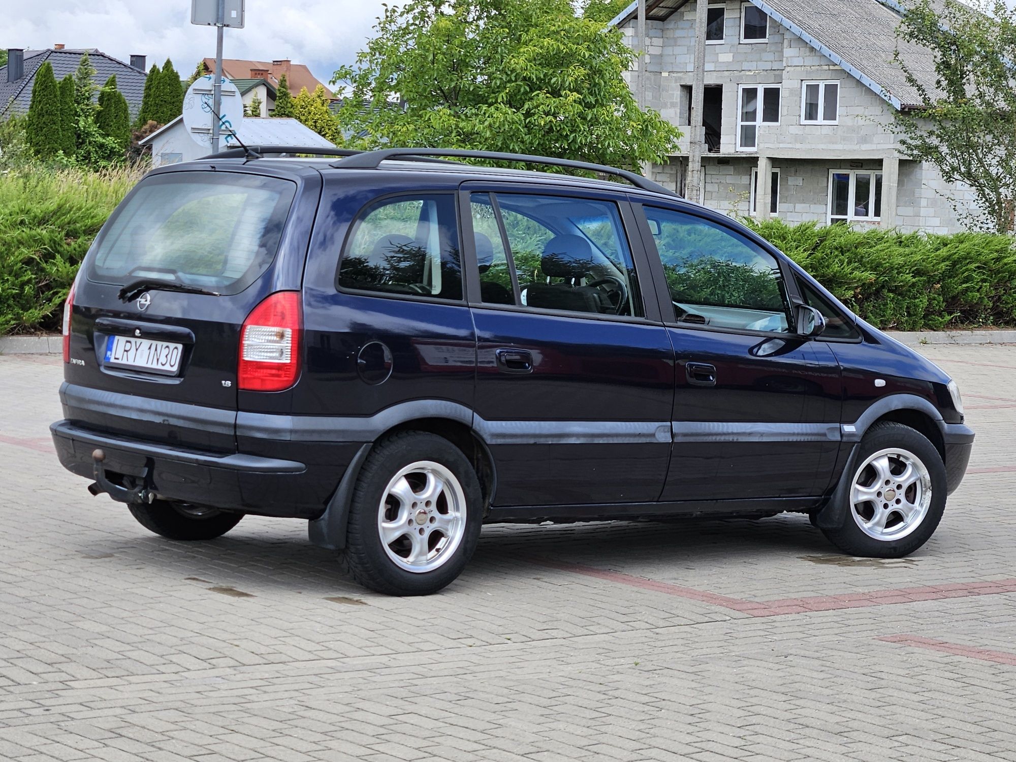 Opel Zafira rodzinny VAN