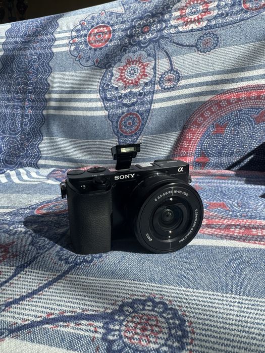Sony Alpha 6100 + lente 16-50mm- câmera Mirrorless profissional