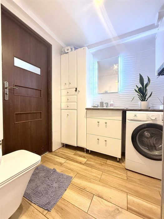 Dom mieszkalny z garażem/działka inwestycyjna po komisie samochodowym