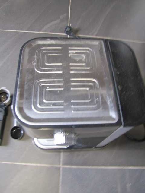 Ekspres ciśnieniowy kolbowy ze spieniaczem mleka Klarstein Arabica