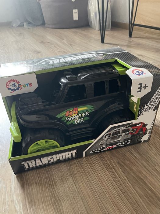 Машина джип 3+ новий