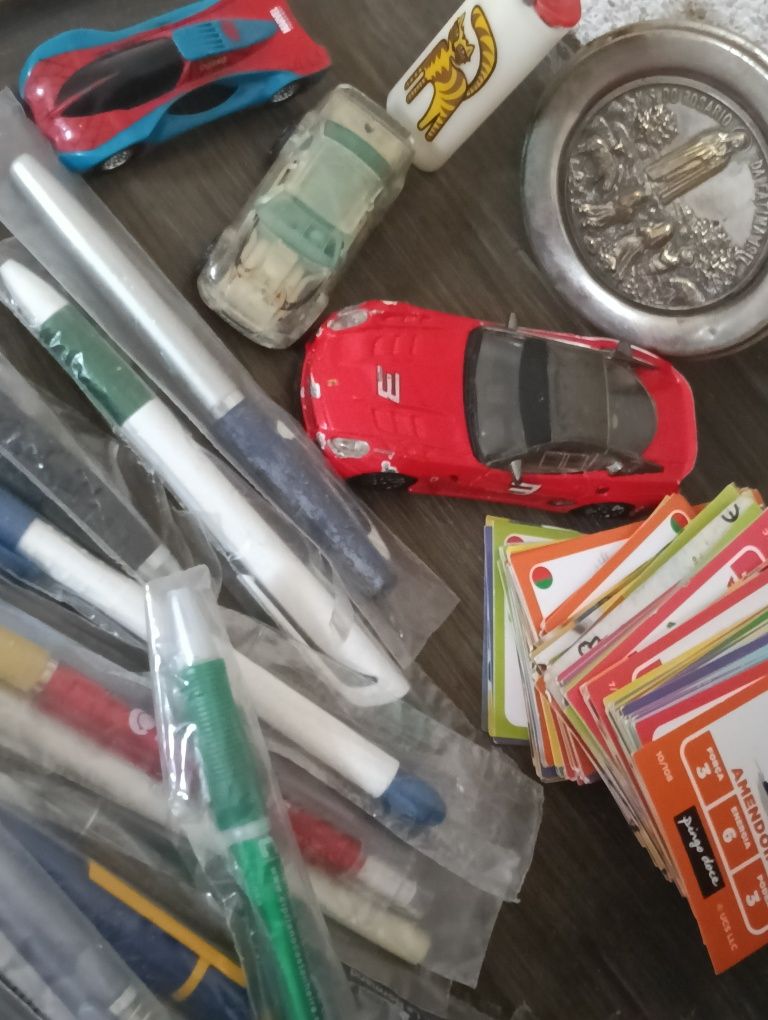 Lote de 22 canetas ainda no plástico