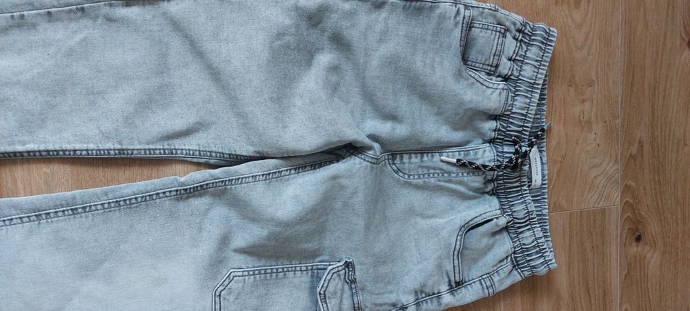 3 pary spodnie joggery 4F Reserved rozm. 157