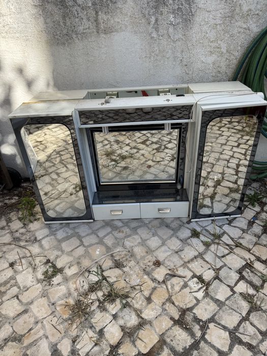 Móvel suspenso para wc