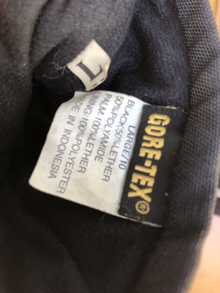 Luvas Gore-Tex com proteção em carbono