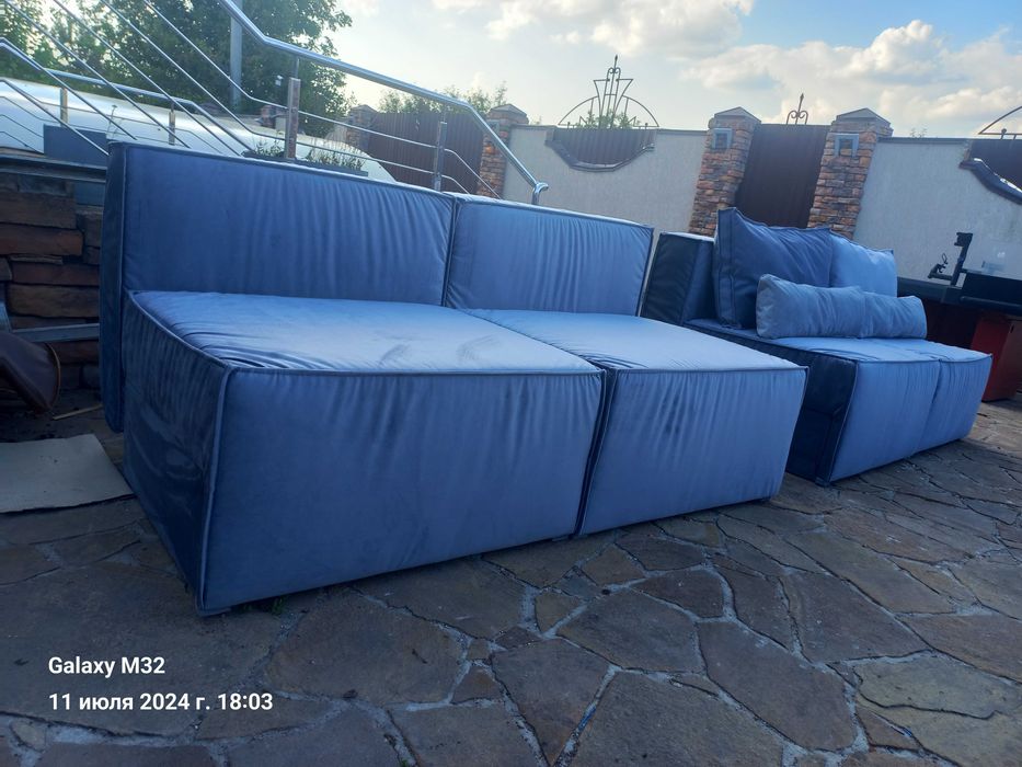 Прямой диван еврокнижка Хилтон.