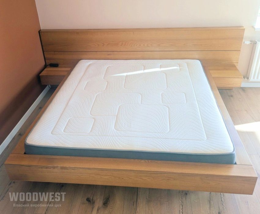 Ліжко з підвісними тумбами. Масив ясена