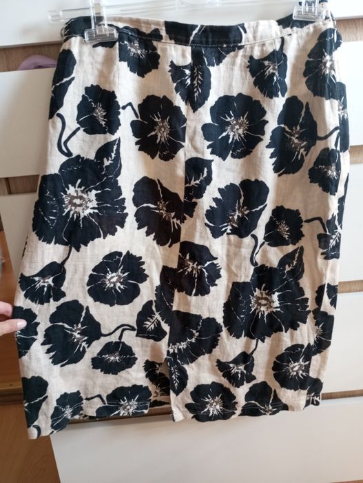 Spódnica w kwiaty z lnu rozmiar M