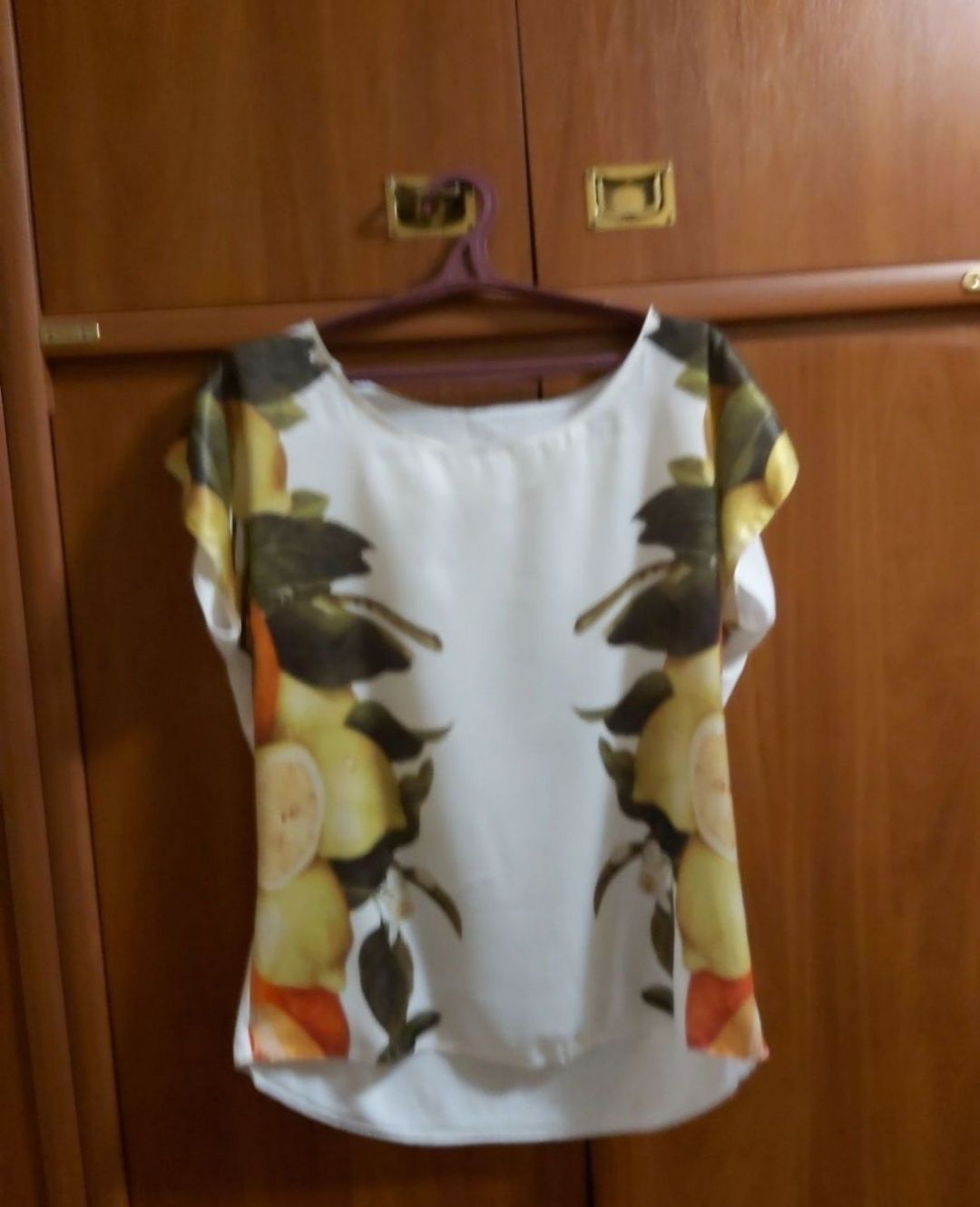 Женскиа футболка блуза