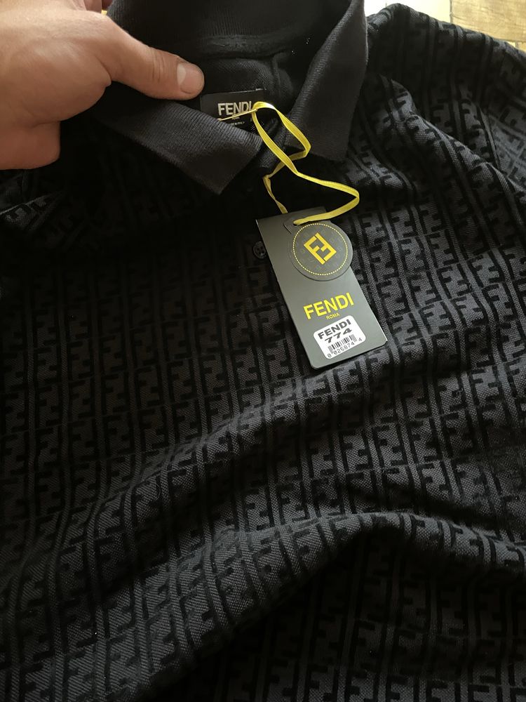 Продам Fendi поло