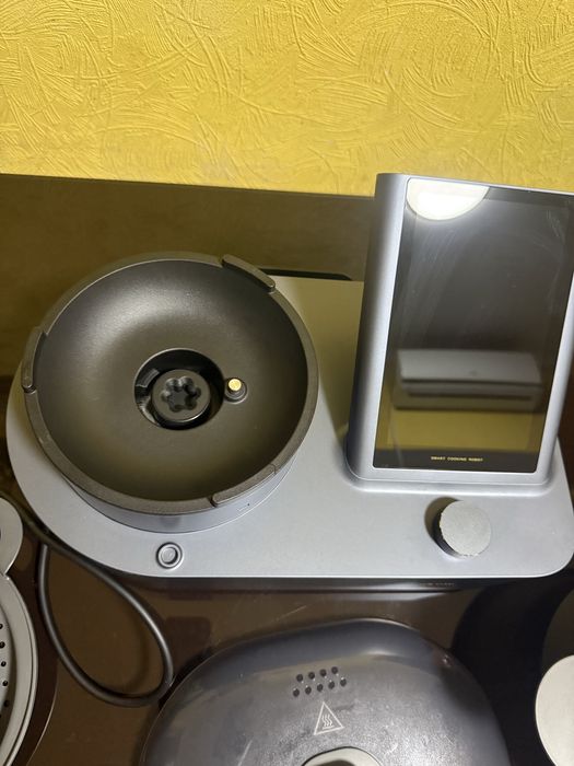 Xiaomi Smart Cooking Robot MCC01M — кухонний робот, майже новий