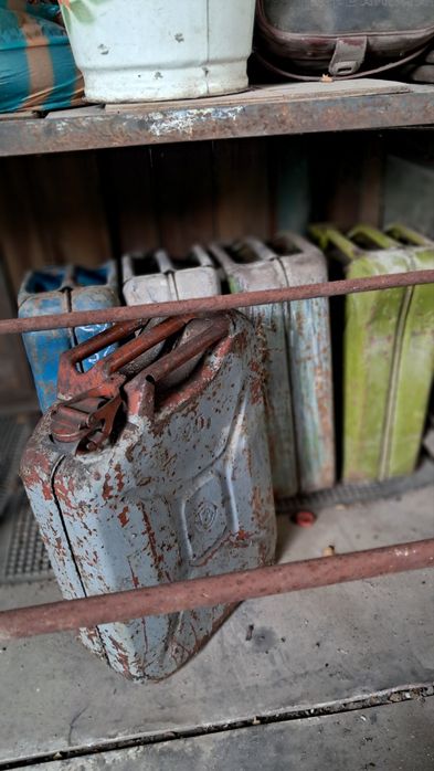 Каністри металеві б/у