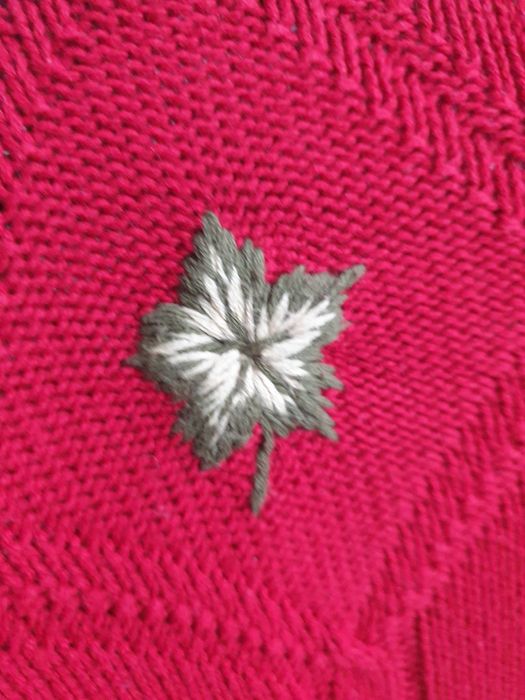 Czerwony sweter retro haftowany w liście Tulchan vintage L 40