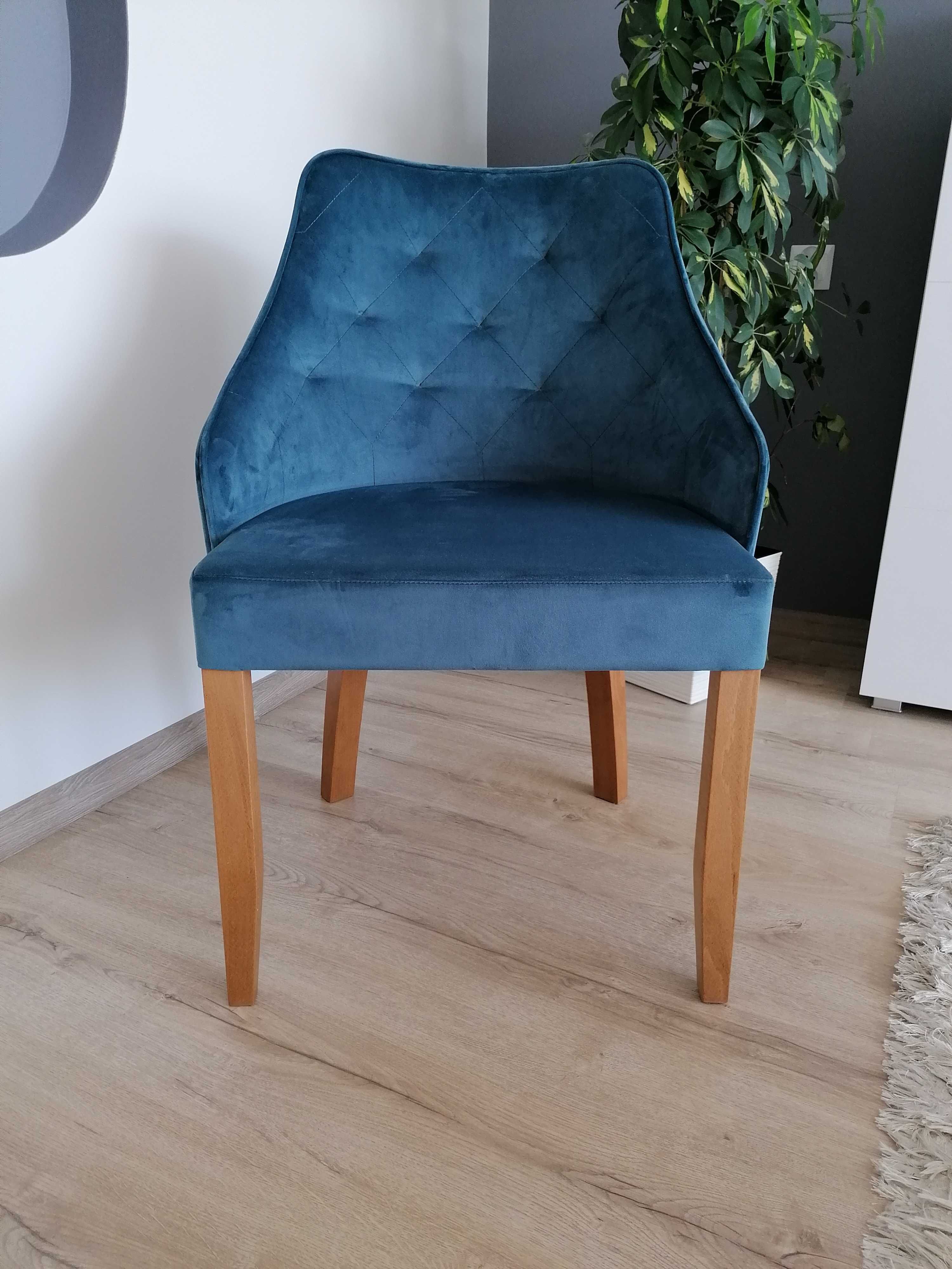 Fotel tapicerowany - pikowany