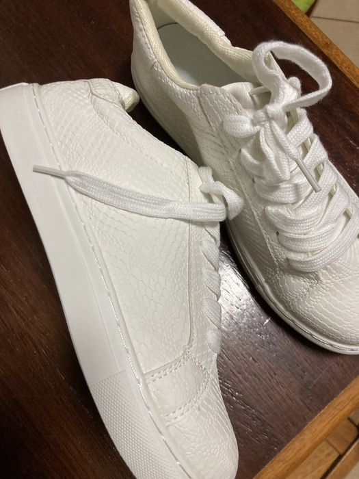 Sapatilhas Novas Brancas