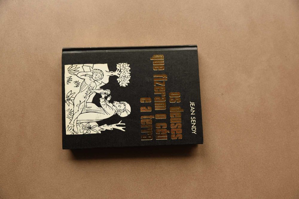 Os Deuses que fizeram o Céu e a Terra . Livro usado como novo