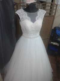 suknia ślubna modny fason