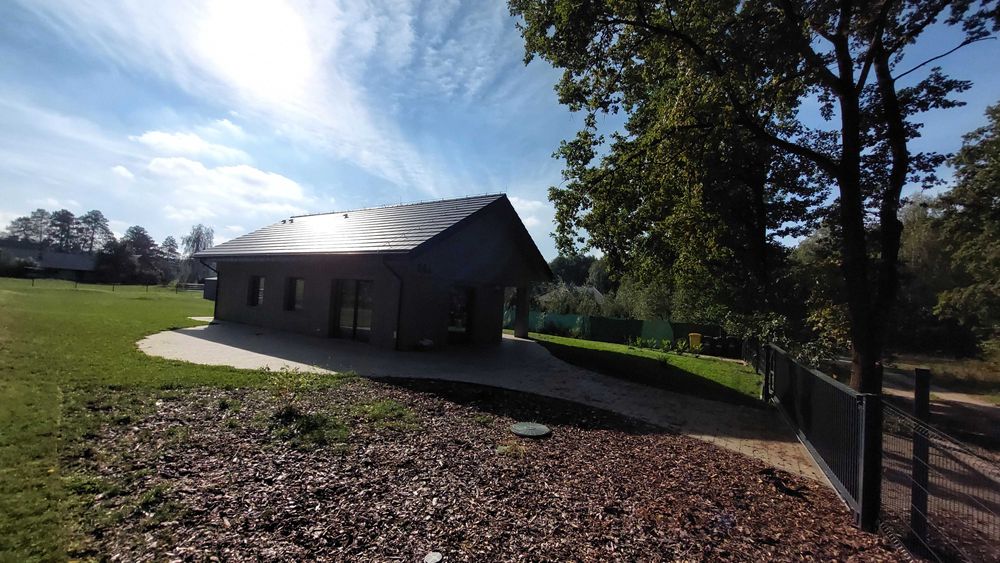 Mały dom na wsi blisko jeziora i lasów - tylko natura.