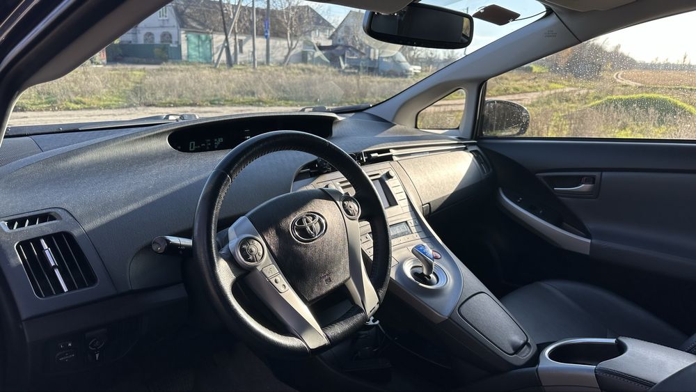 Оренда авто під ТАКСІ TOYOTA PRIUS