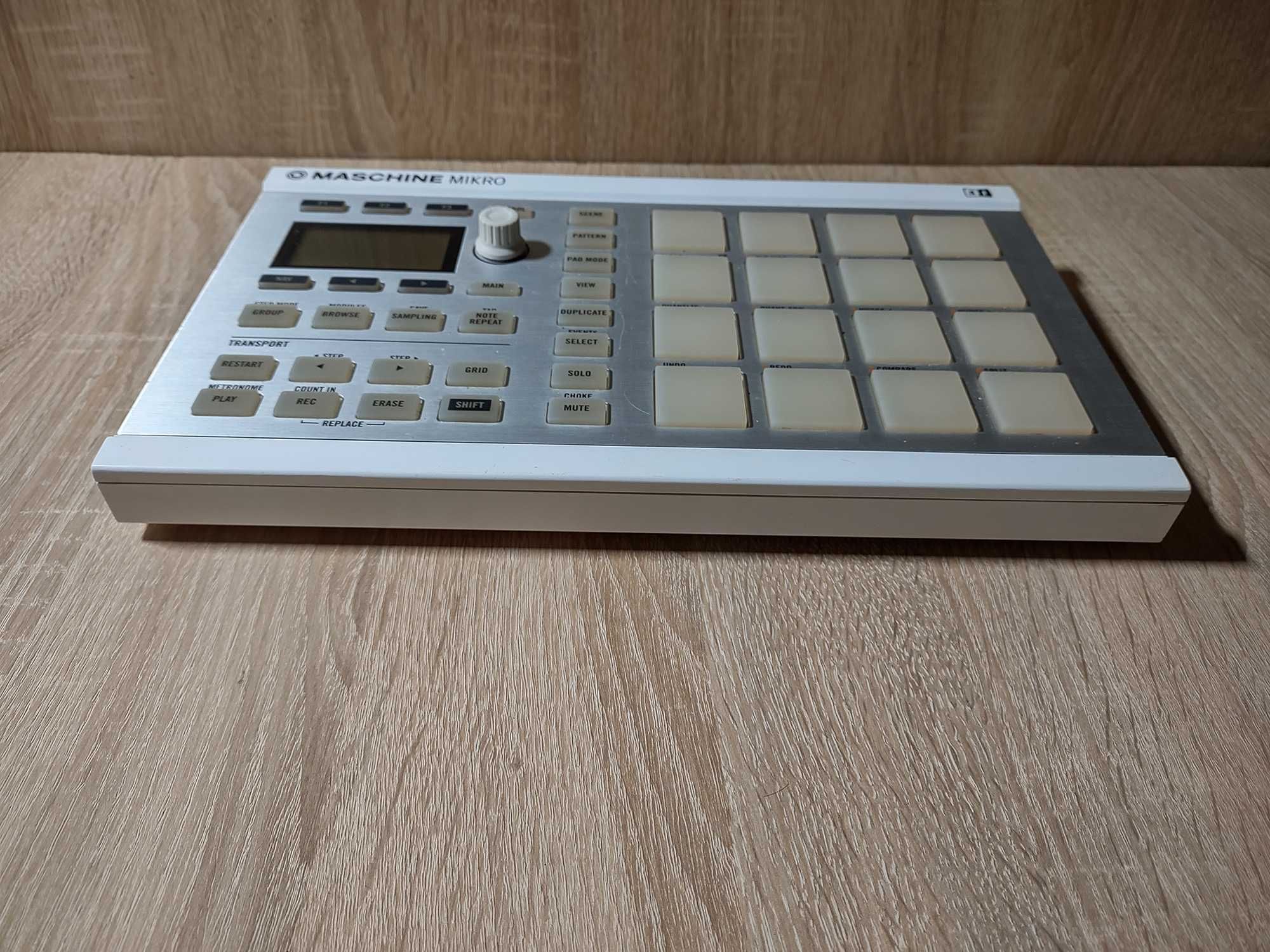 Native Instruments Maschine Mikro MKII контроллер midi pad