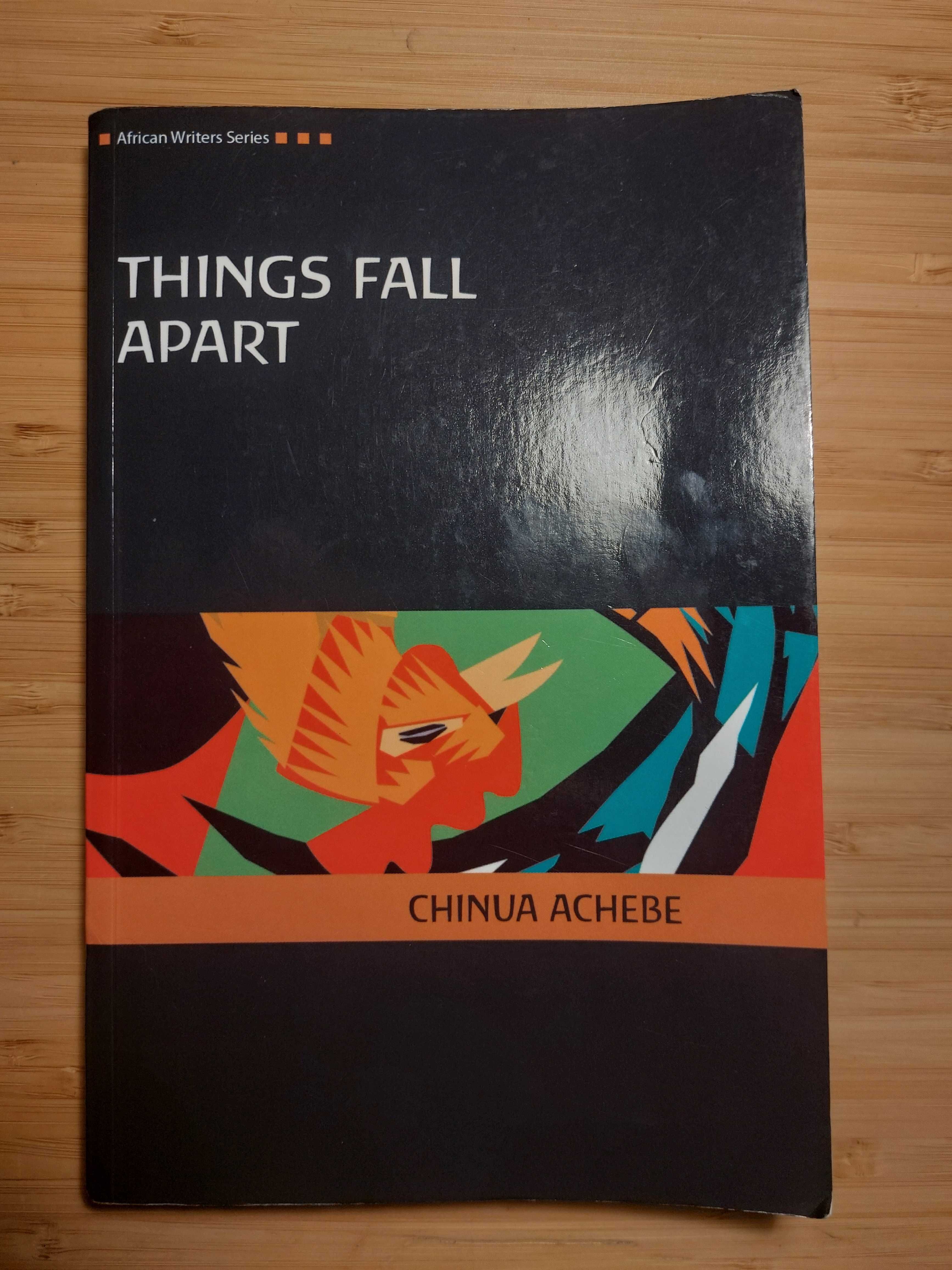 Things Fall Apart, de Chinua Achebe. Livro em inglês.