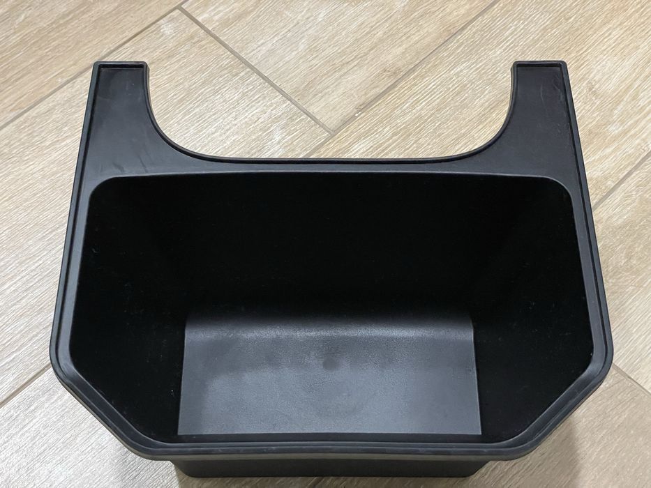 Органайзер Tesla Y (20-24) для другого ряду сидінь