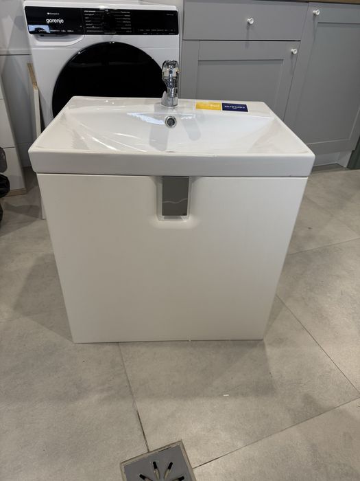 Szafka łazienkowa z baterią i umywalką!!