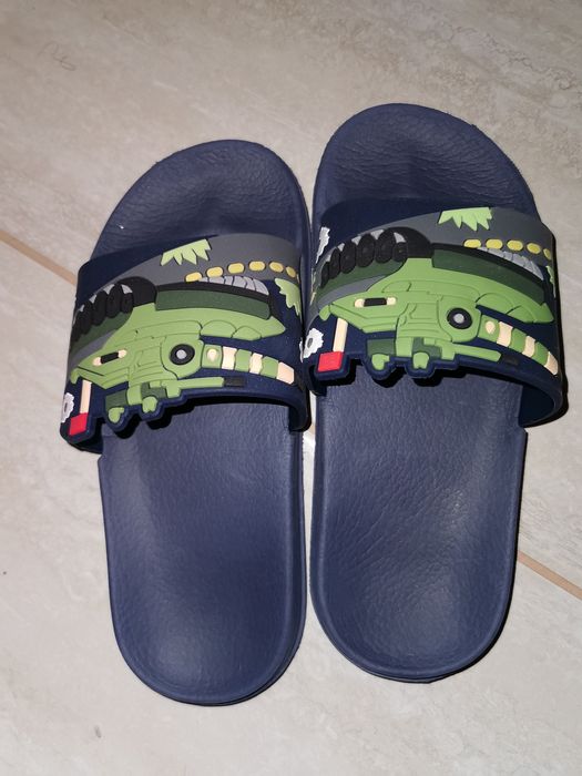 Klapki chłopięce, klapki na basen, r 32 klapki z czołgiem