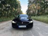 Jaguar XE 2016 року