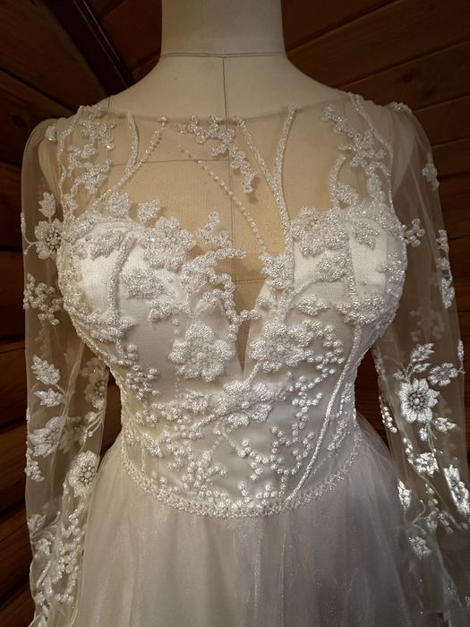 Весільна сукня