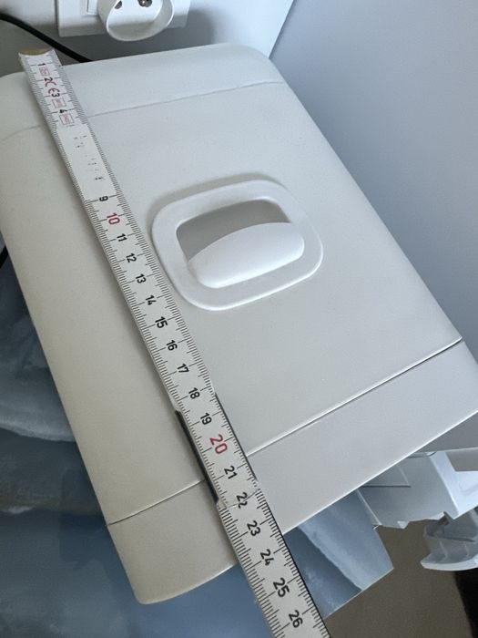 Lodówka na kosmetyki z lustrem led , chłodzi lub grzeje