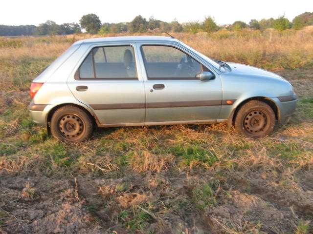 Ford Fiesta 1242cm 2001r na czesci