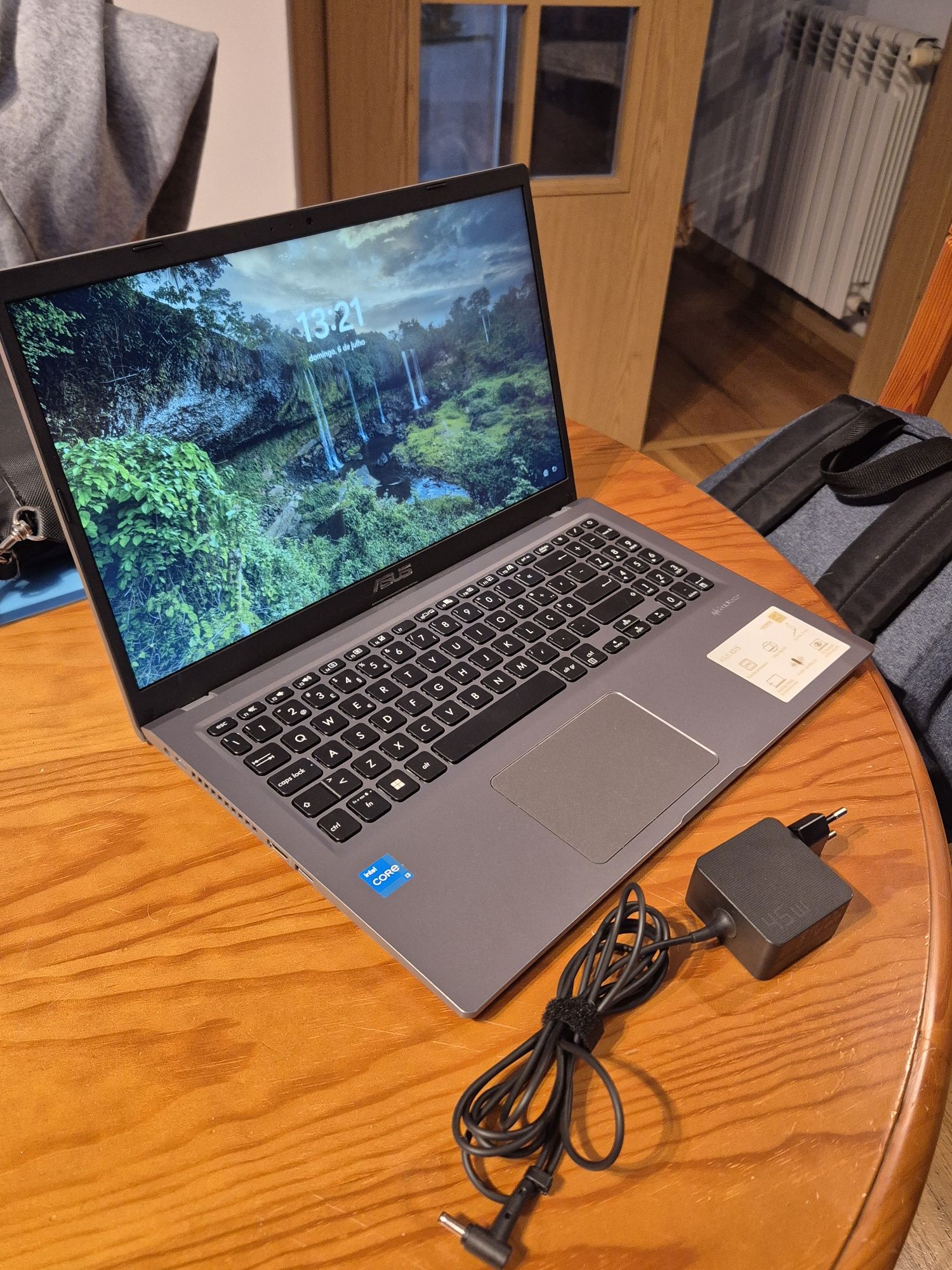 Asus F515EA i3 11th 12Gb Ram