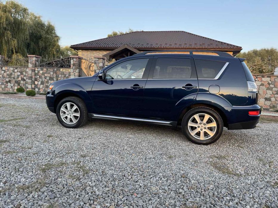 Mitsubishi Outlander 2011