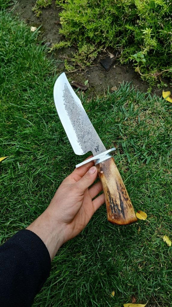 Ręcznie wykuty nóż Bowie konstrukcja Frame Handle. Inspirowany Drakulą