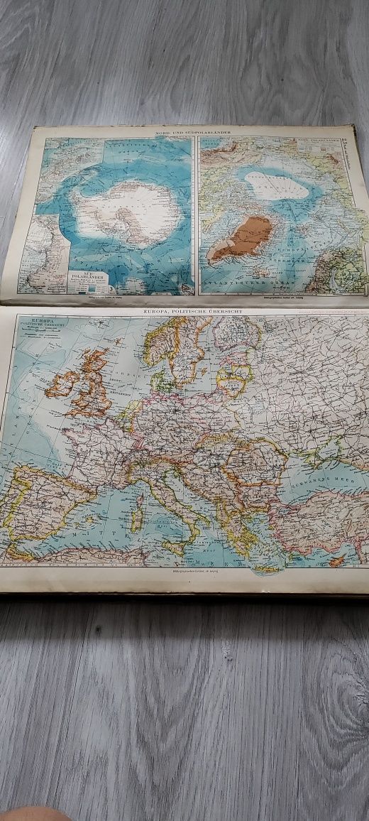 Stary niemiecki atlas świata.