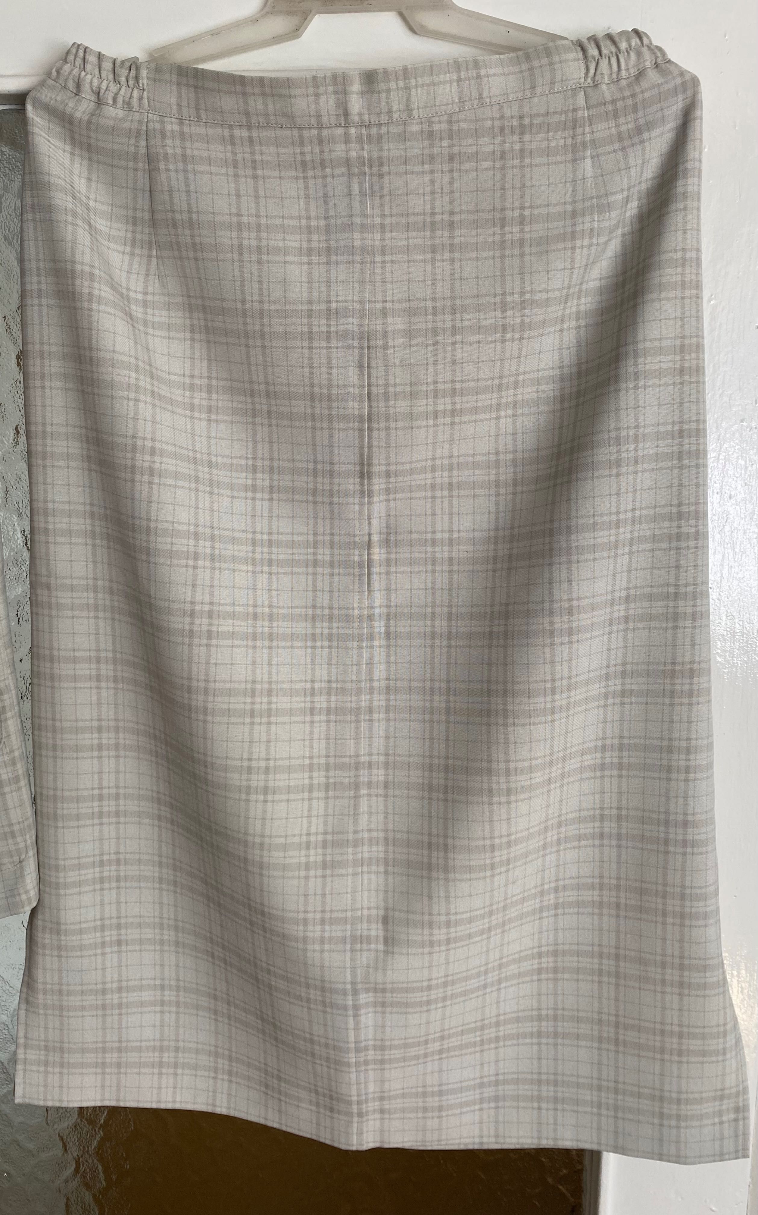 Komplet damski kamizelka + spódnica na letnie dni w rozmiarze L - XL