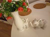 Porcelanowe słoniki i wazon