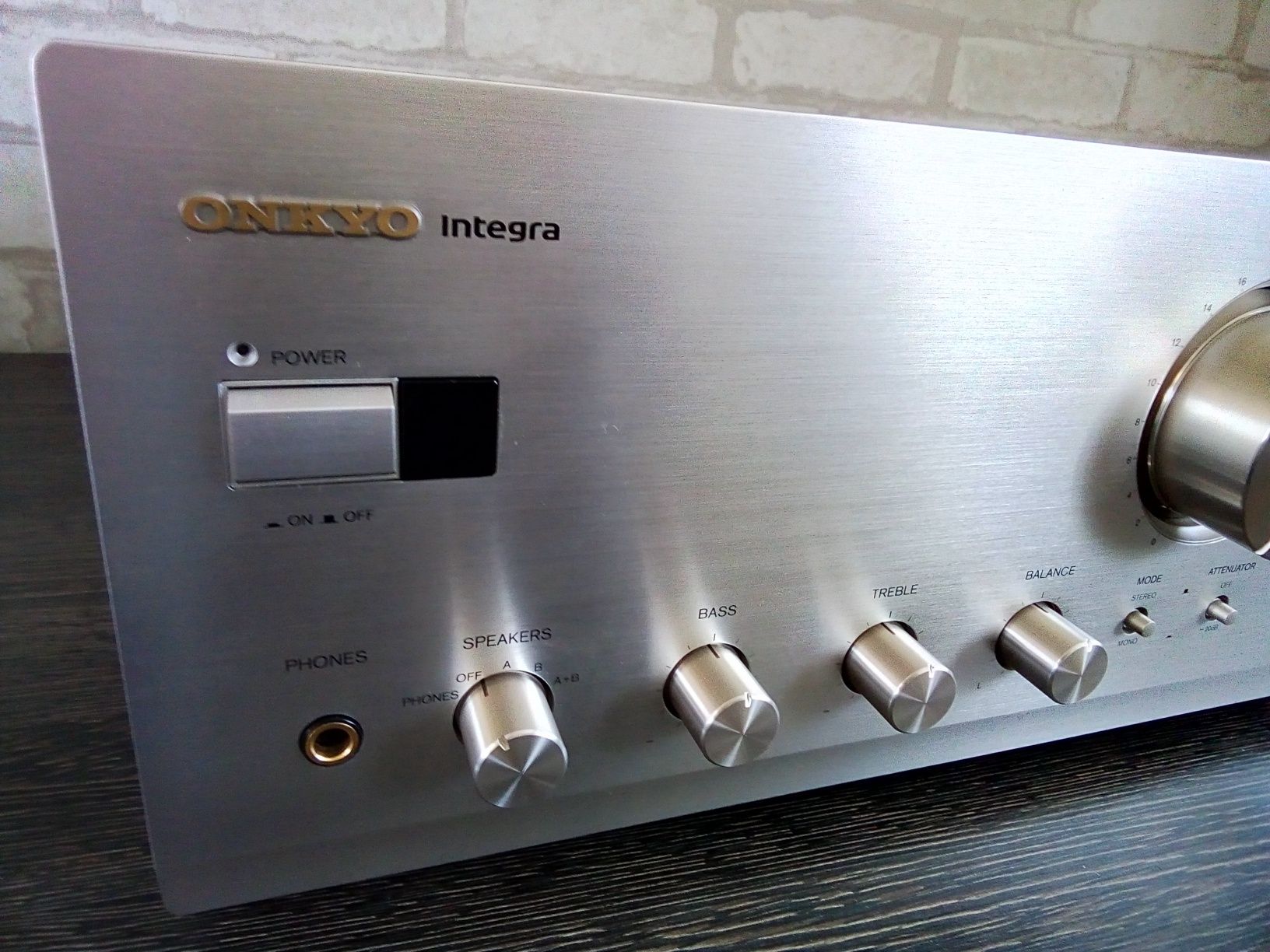Onkyo Integra A-9711 Integrated Stereo Amplifier 1996-99