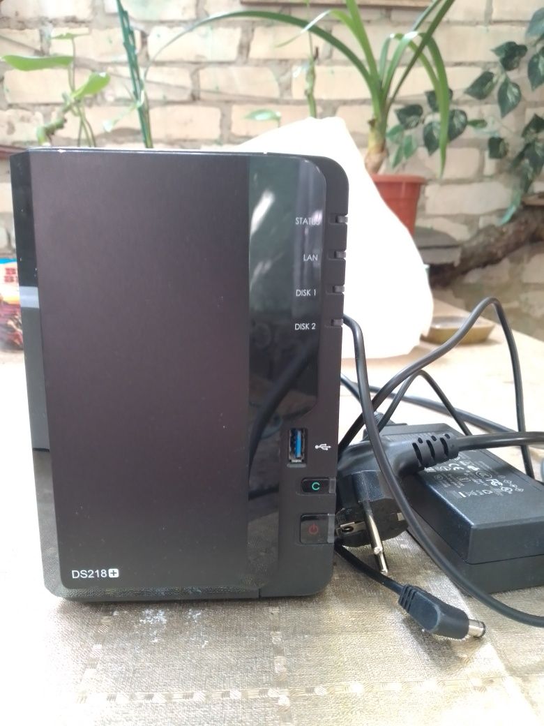 Срочно Продам,сетевое хранилище Synology DS218+