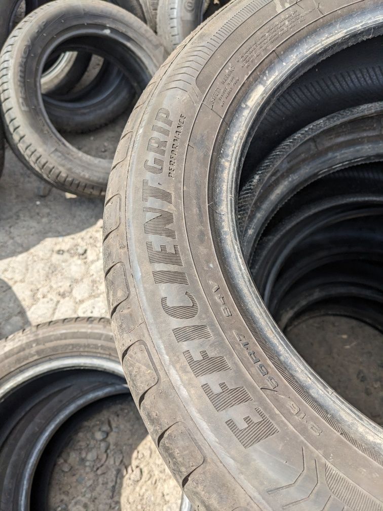 215/55R17 Goodyear 94V