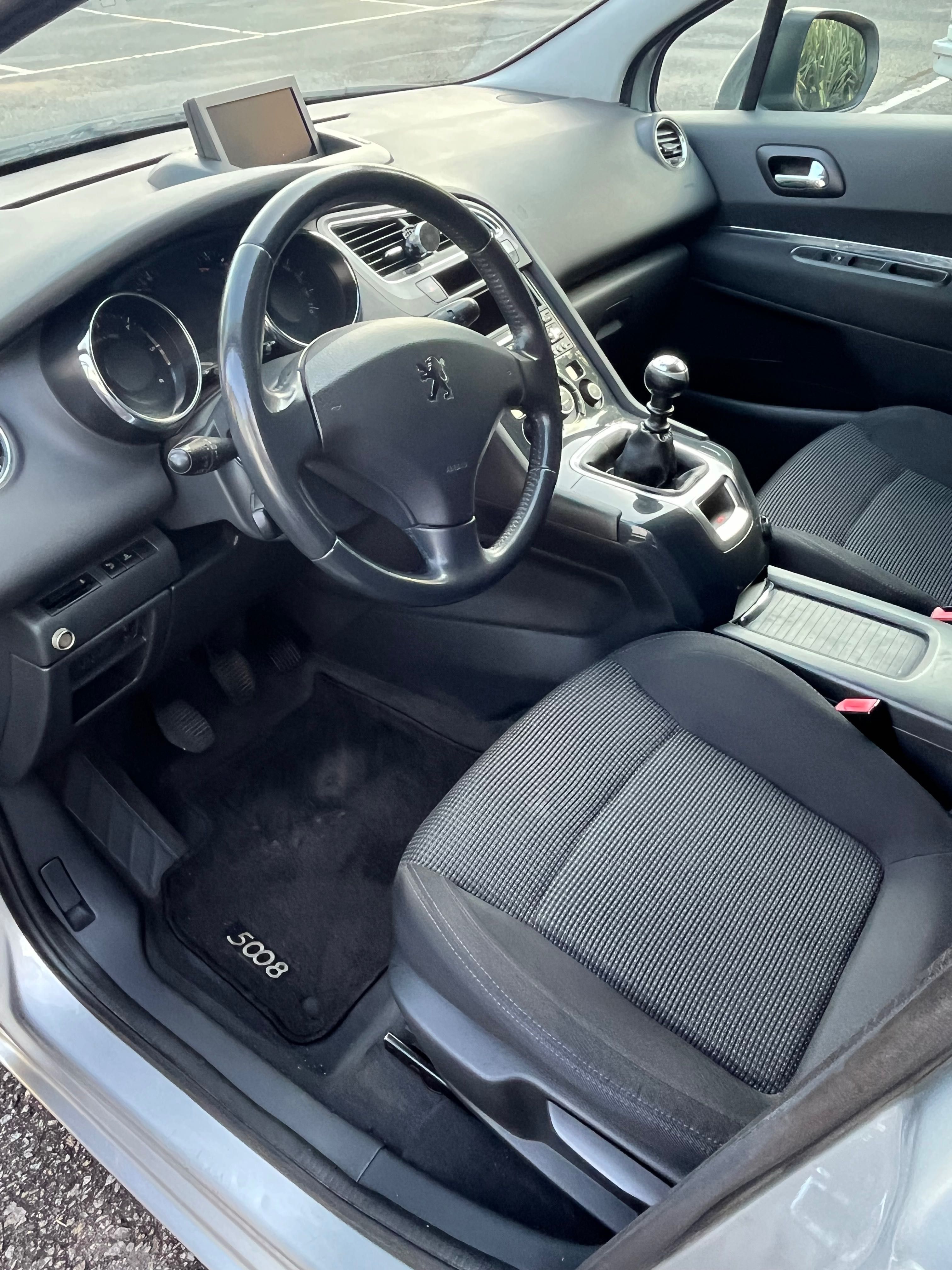 Peugeot 5008 1.6 gasóleo