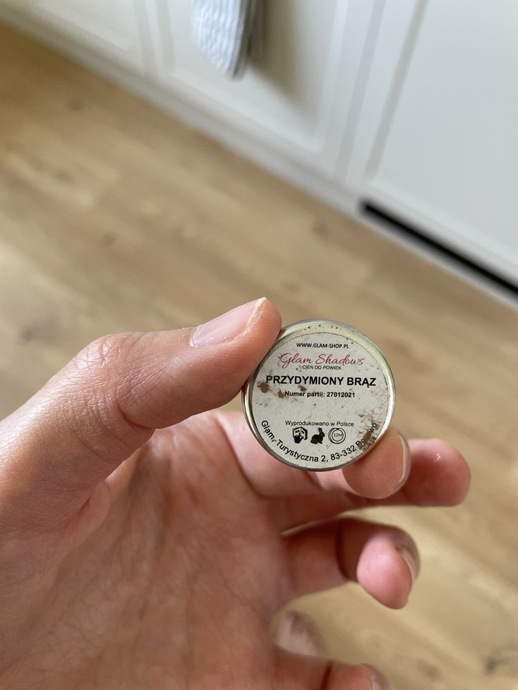 Glambox magnetyczna paleta cienie do powiek świetlik glam box matowy